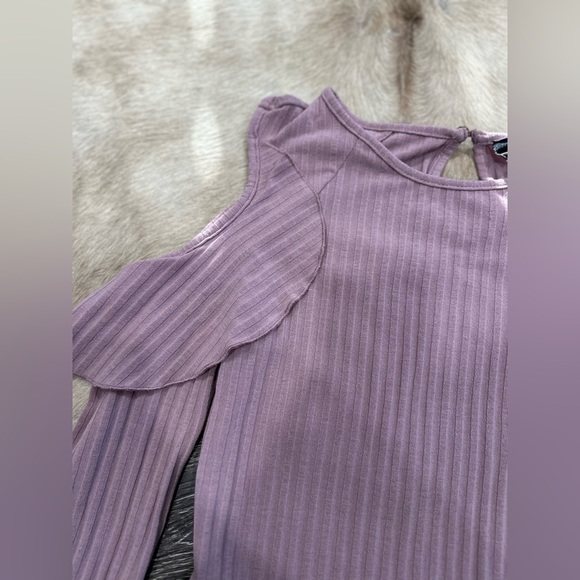 Fate by LFD Keyhole Bodysuit Top Womens Medium Ruffle Trim Purple - Picture 2 of 5